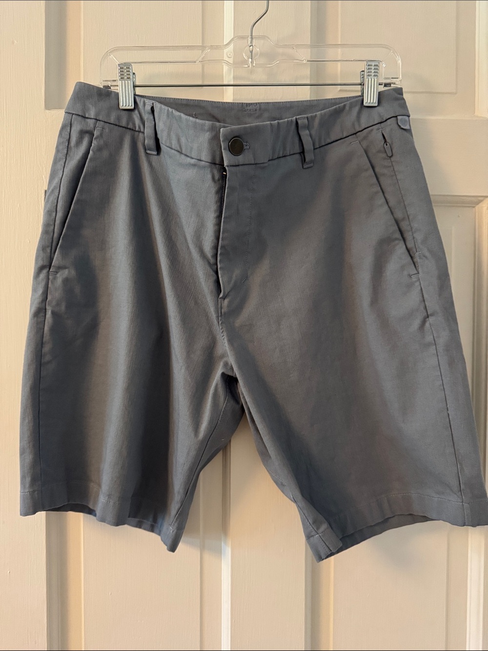 lululemon athletica Men's Commission Flat-Front Slate Blue Grey Shorts